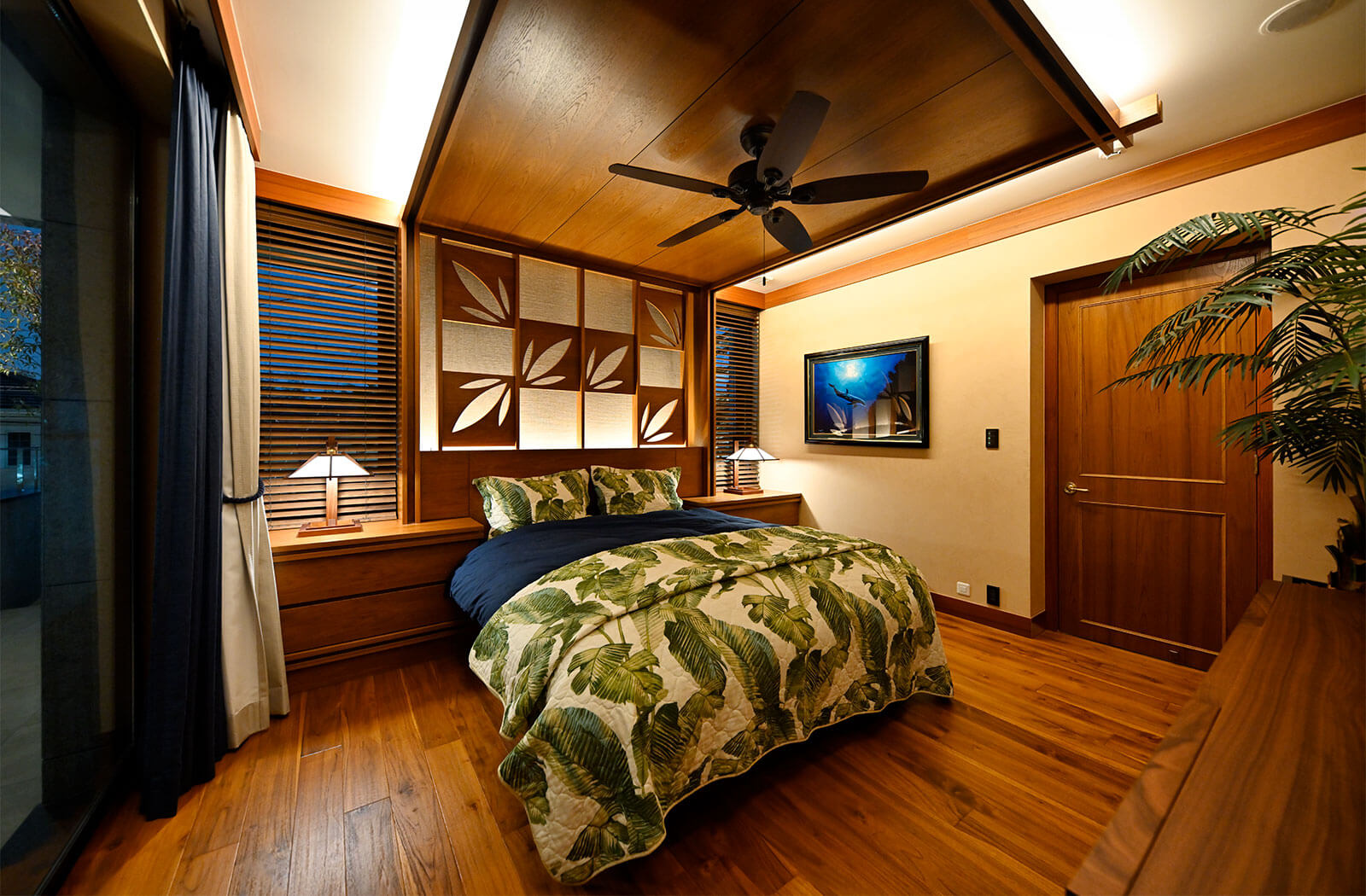高級住宅│ハワイアンテイストな寝室・ベッドルームのインテリアコーディネート